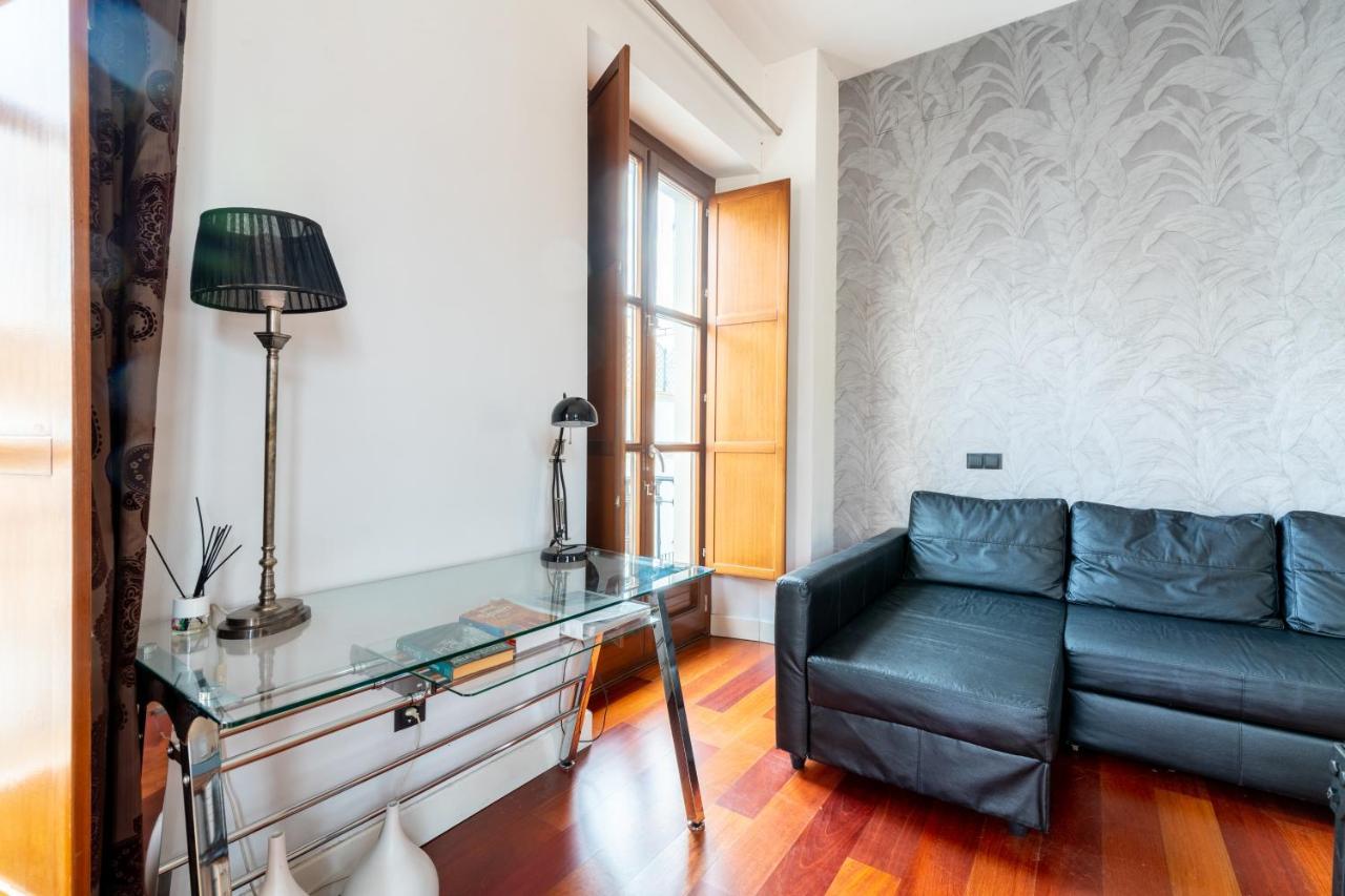 Cathedral Apartment, Upper Floor Apartment Sevilla Eksteriør bilde