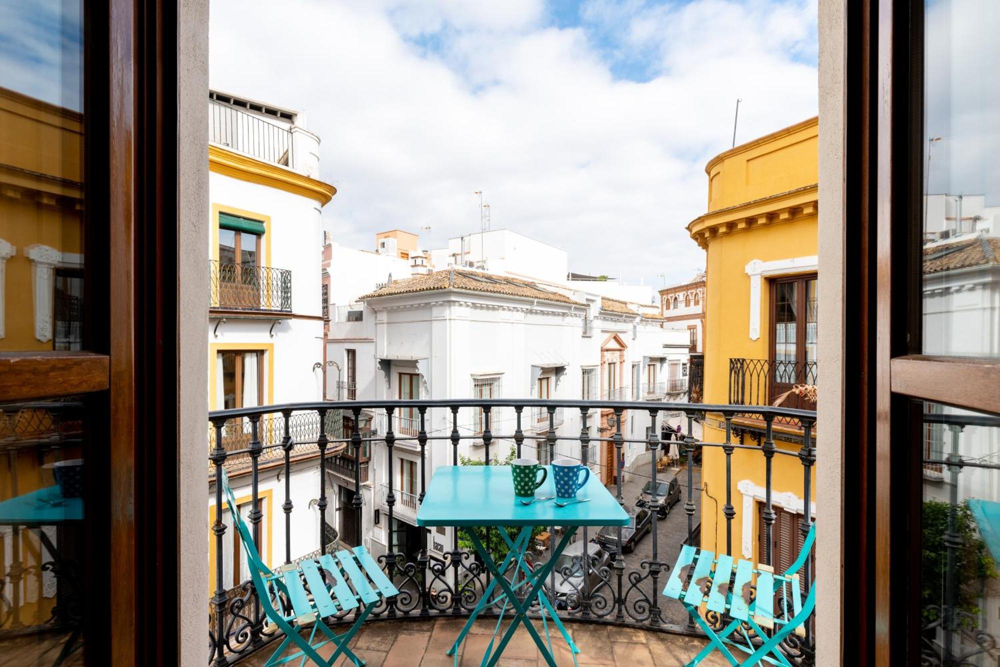 Cathedral Apartment, Upper Floor Apartment Sevilla Eksteriør bilde